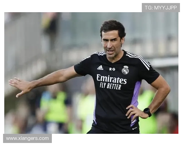 皇马留守8名一线队球员与卡斯蒂亚队员共同训练提升默契